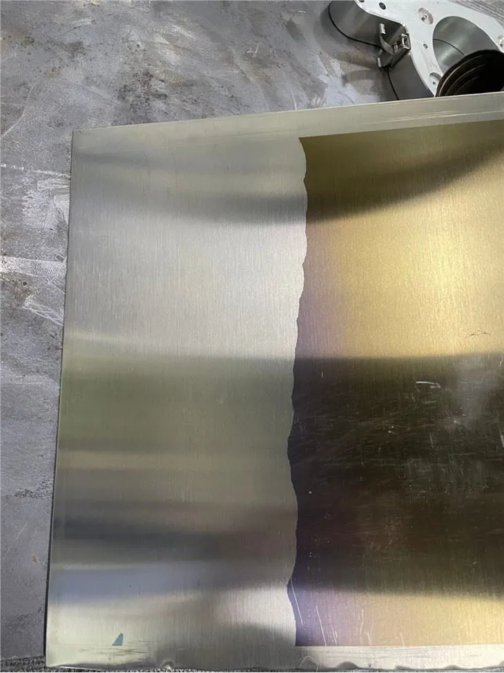 Machine de nettoyage laser de revêtement PVD